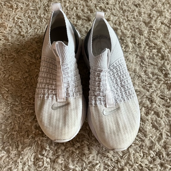 NIKE react laceless running shoes - Picture 2 of 3